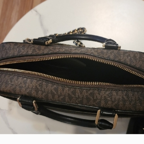 Michael Kors Signature Elliot Studded Messenger Bag Brown Tiger Print Calf Hair - Picture 8 of 9